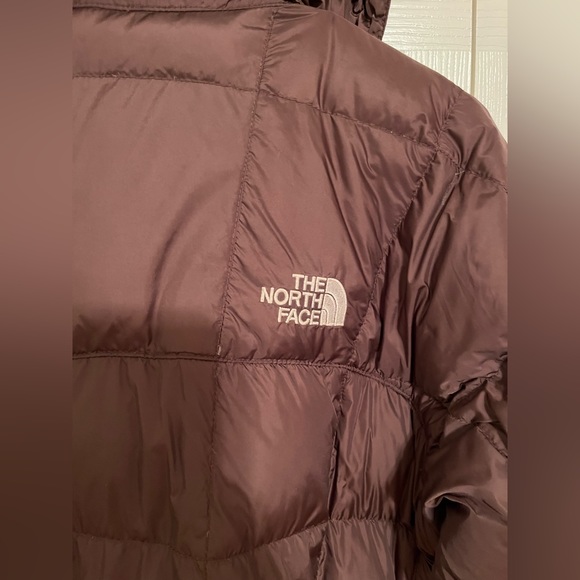 The North Face Parka 600 Down Metropolis
Hooded Long Puffer Coat Brown - Picture 5 of 6